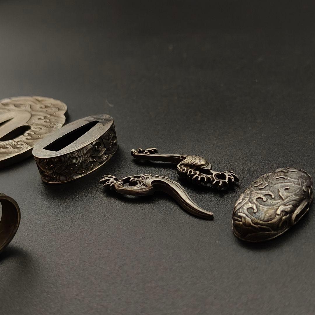 刀鍔　海浪の図　縁頭　目貫　鐺　栗形　柄鞘一式金具　銅製　銀メッキ