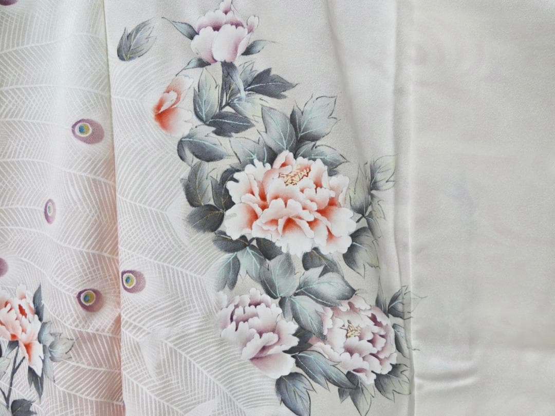 お値下げします！【仮縫い・未仕立て】振袖 正絹 白地 孔雀と牡丹柄 レトロモダン