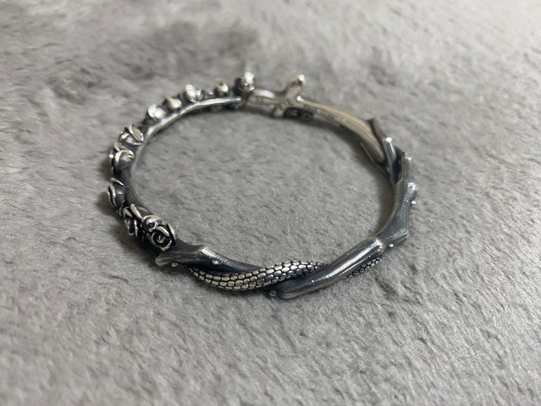 ブラッディマリー プリミティブ アダム&イヴ ルビーローズ装飾シルバーバングル