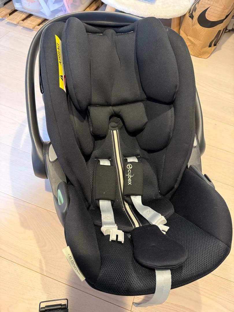 cybex ベビーシート 黒　ベビーカー用アタッチメント付き