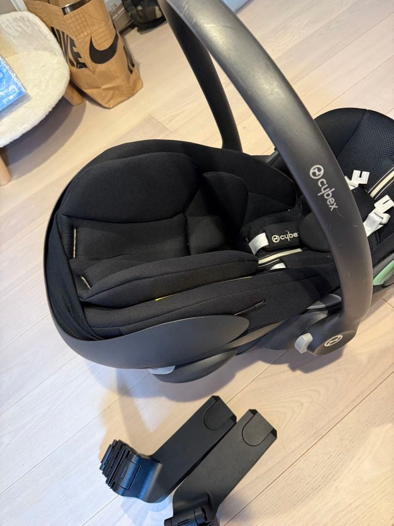 cybex ベビーシート 黒　ベビーカー用アタッチメント付き