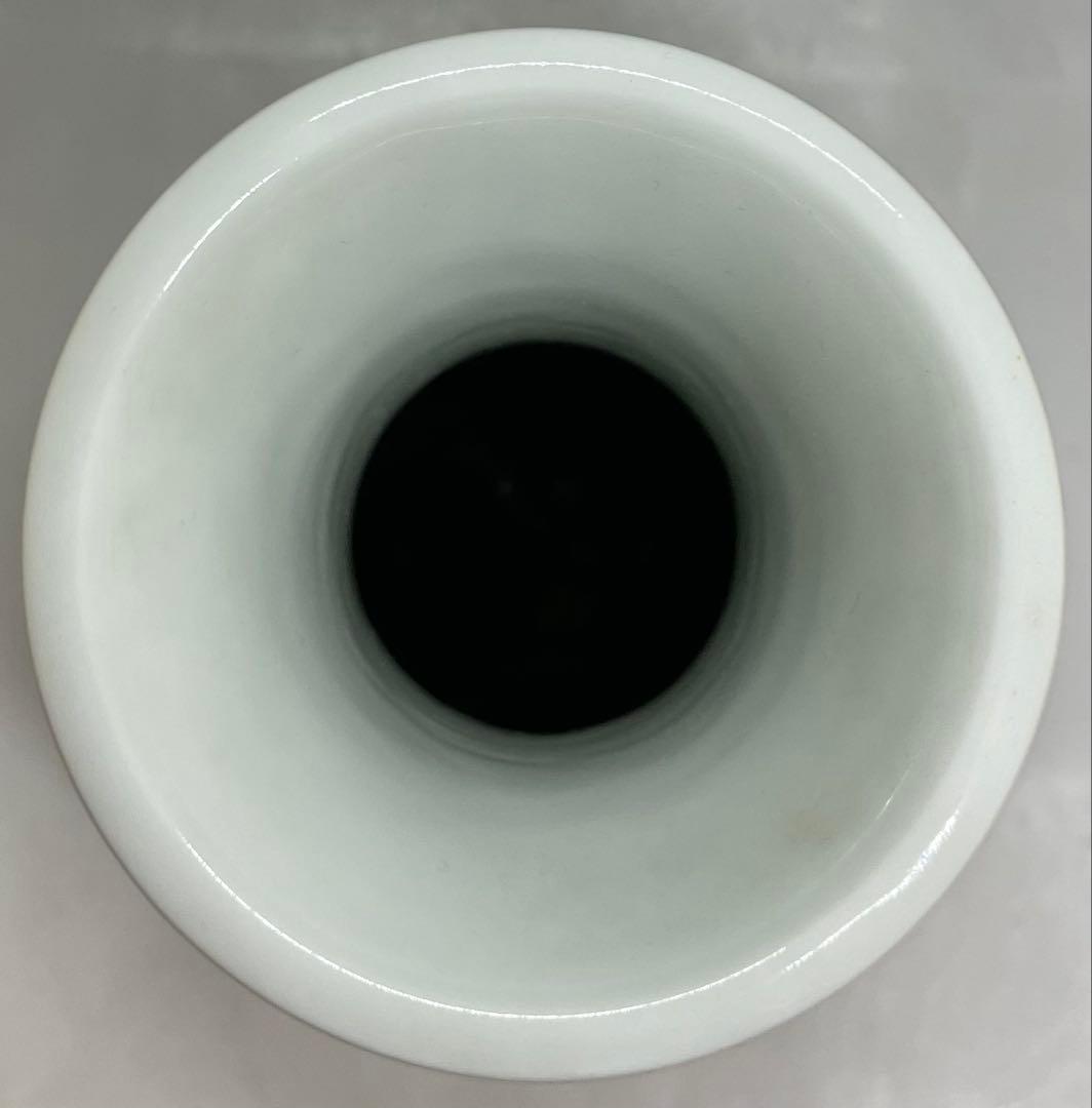 人間国宝　十三代　今泉今右衛門 色鍋島牡丹唐草文花瓶　四方桟共箱　共布　L36