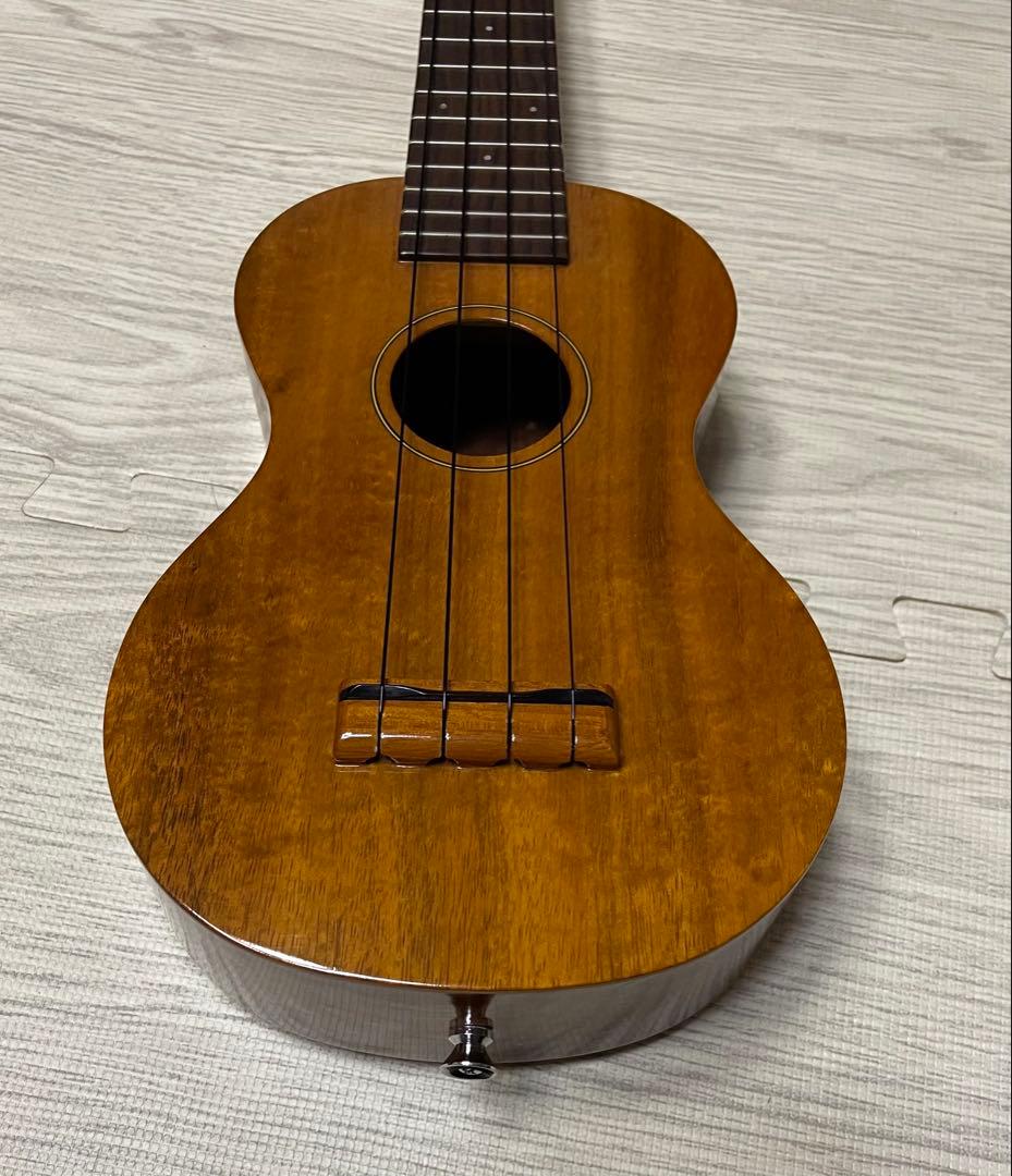 お洒落♦️ヤマハ　フェイマス　ウクレレ　ブラック弦　yf2 Famous 5G