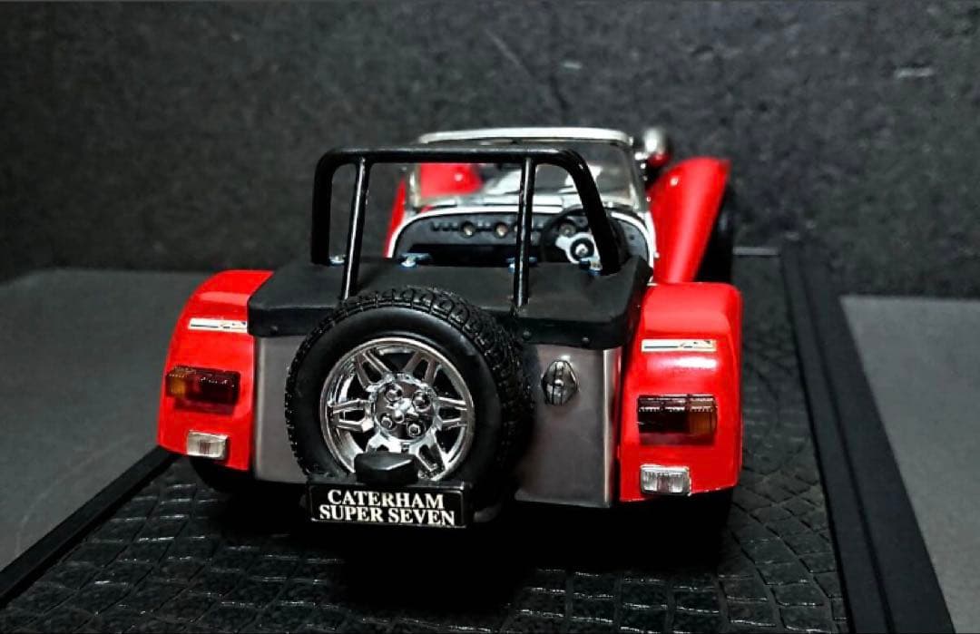 京商1/18ケーターハムスーパーセブン 7コスワースBDRクラムシェルフェンダー