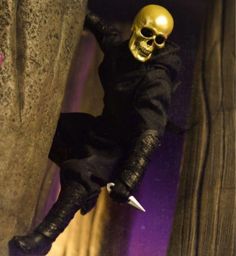 mezco メズコ　one12collective golden skull