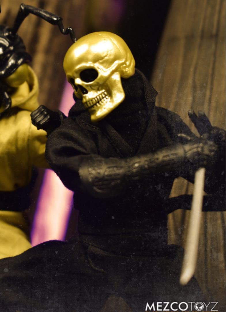 mezco メズコ　one12collective golden skull