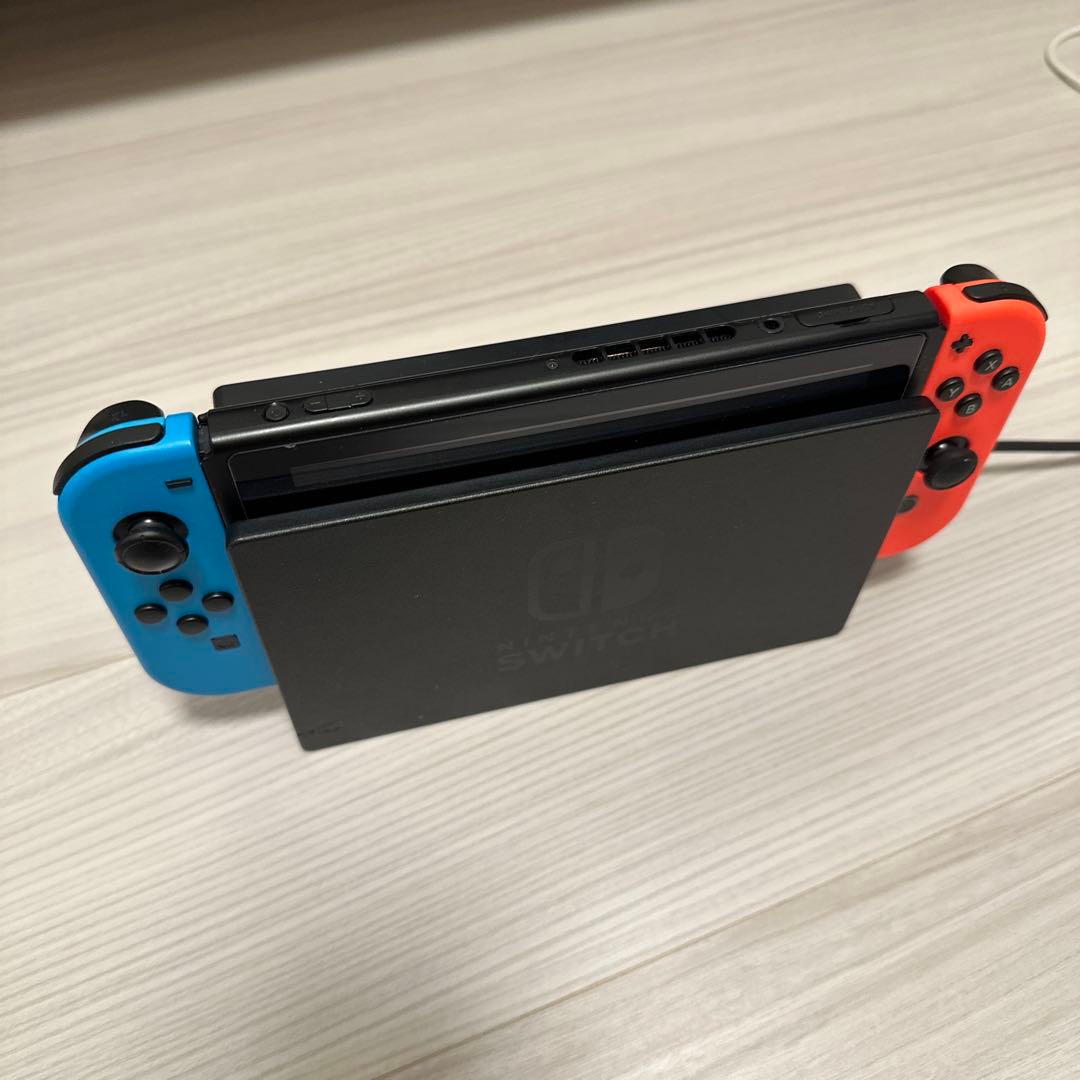 Nintendo Switch 本体　任天堂　ニンテンドースイッチ