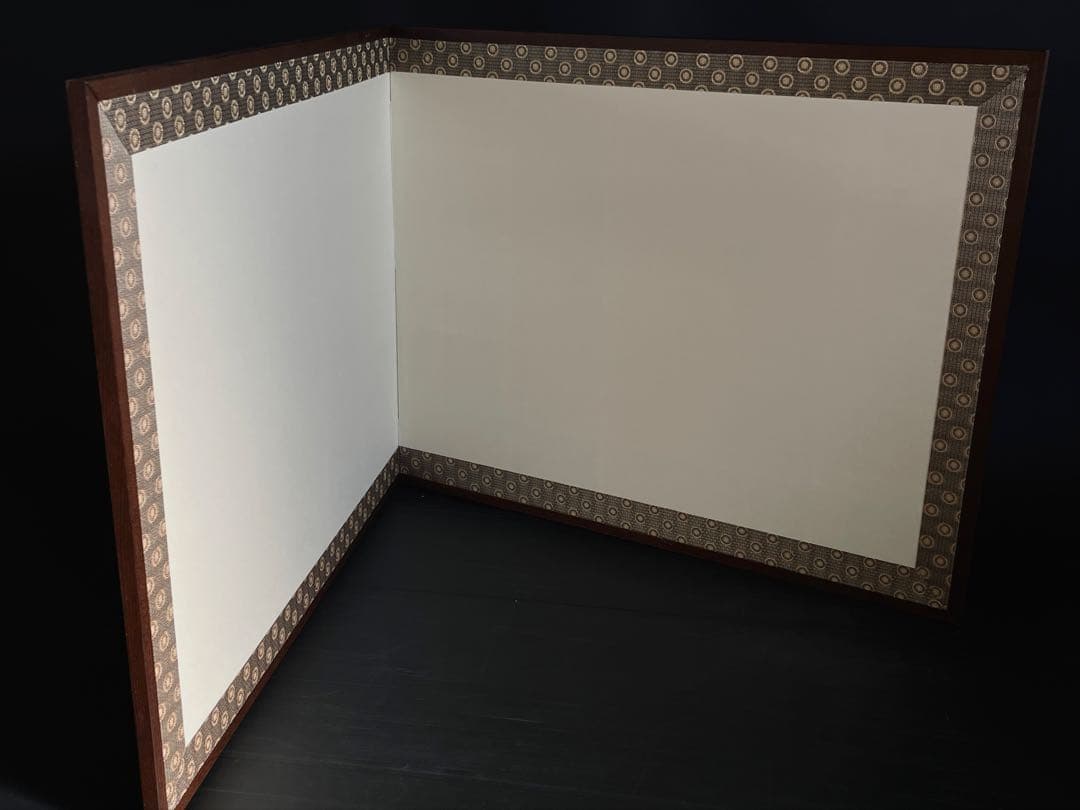 【美品】「母」 菊花 丸紋 風炉先屏風 桑縁 茶道具 （127①）