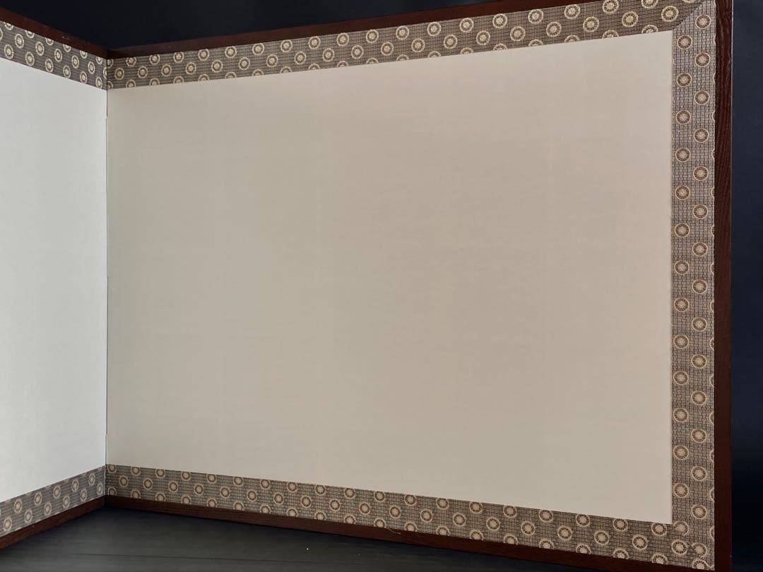 【美品】「母」 菊花 丸紋 風炉先屏風 桑縁 茶道具 （127①）