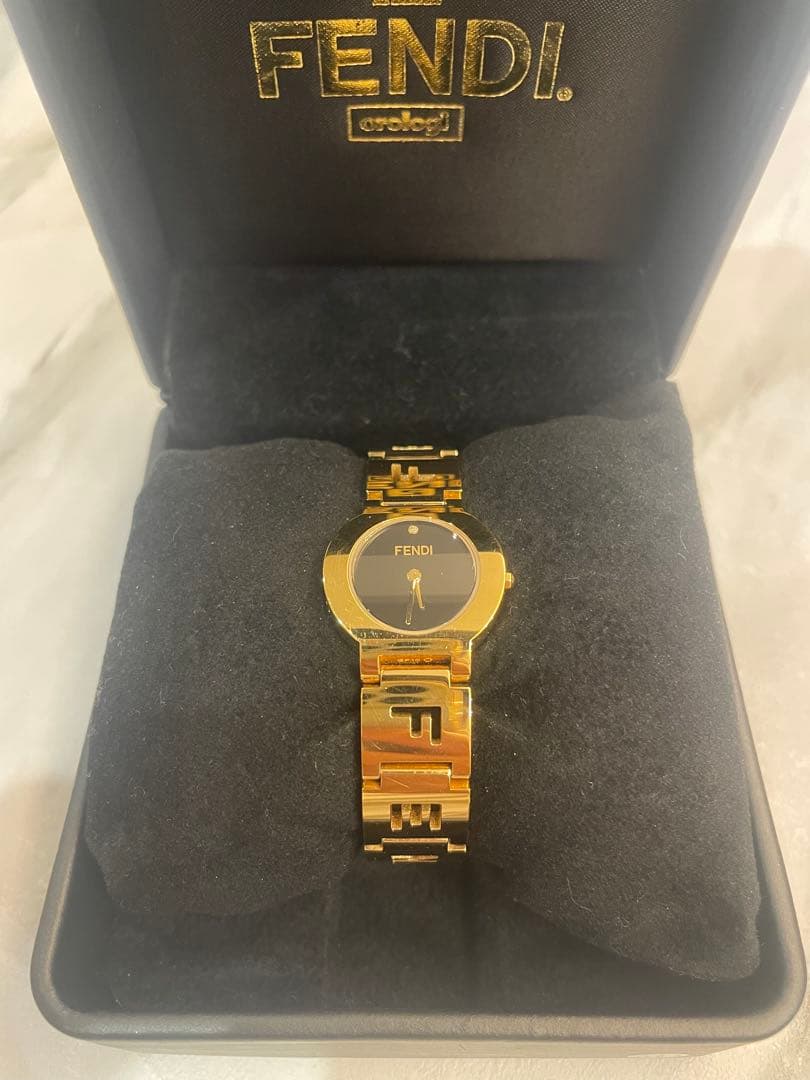 FENDI フェンディ 腕時計 ゴールド ブラック 箱付