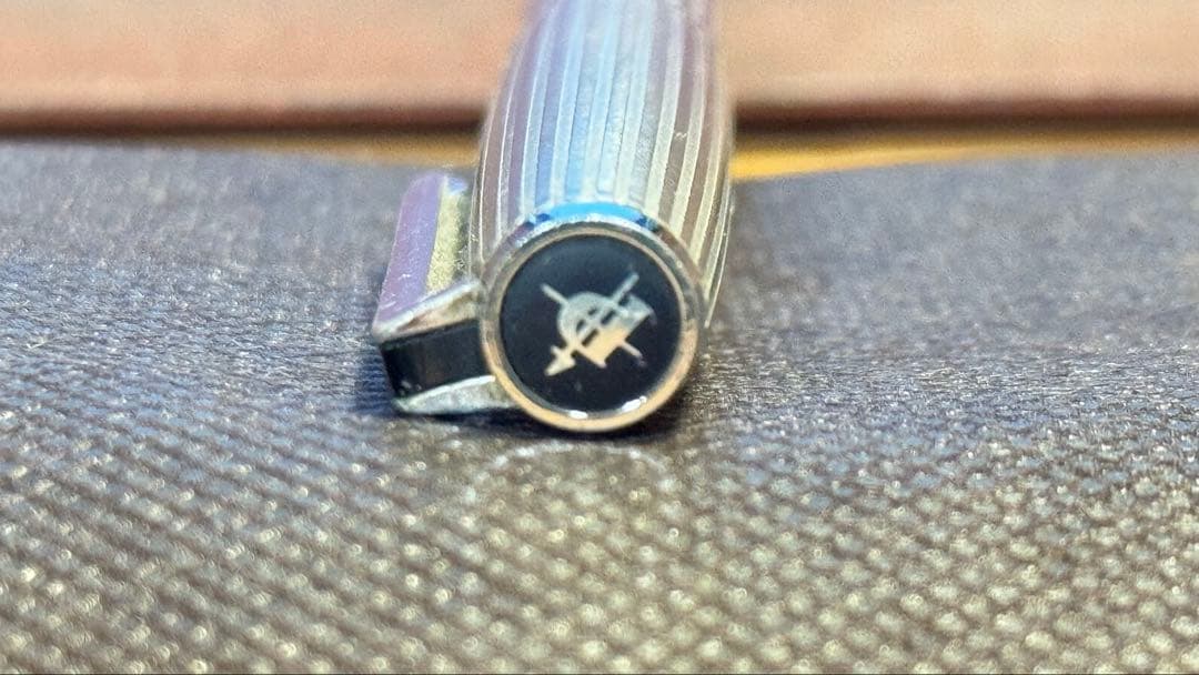 激レア　廃盤 白蝕刻 PILOT カスタムストライプ　18kWG F パイロット