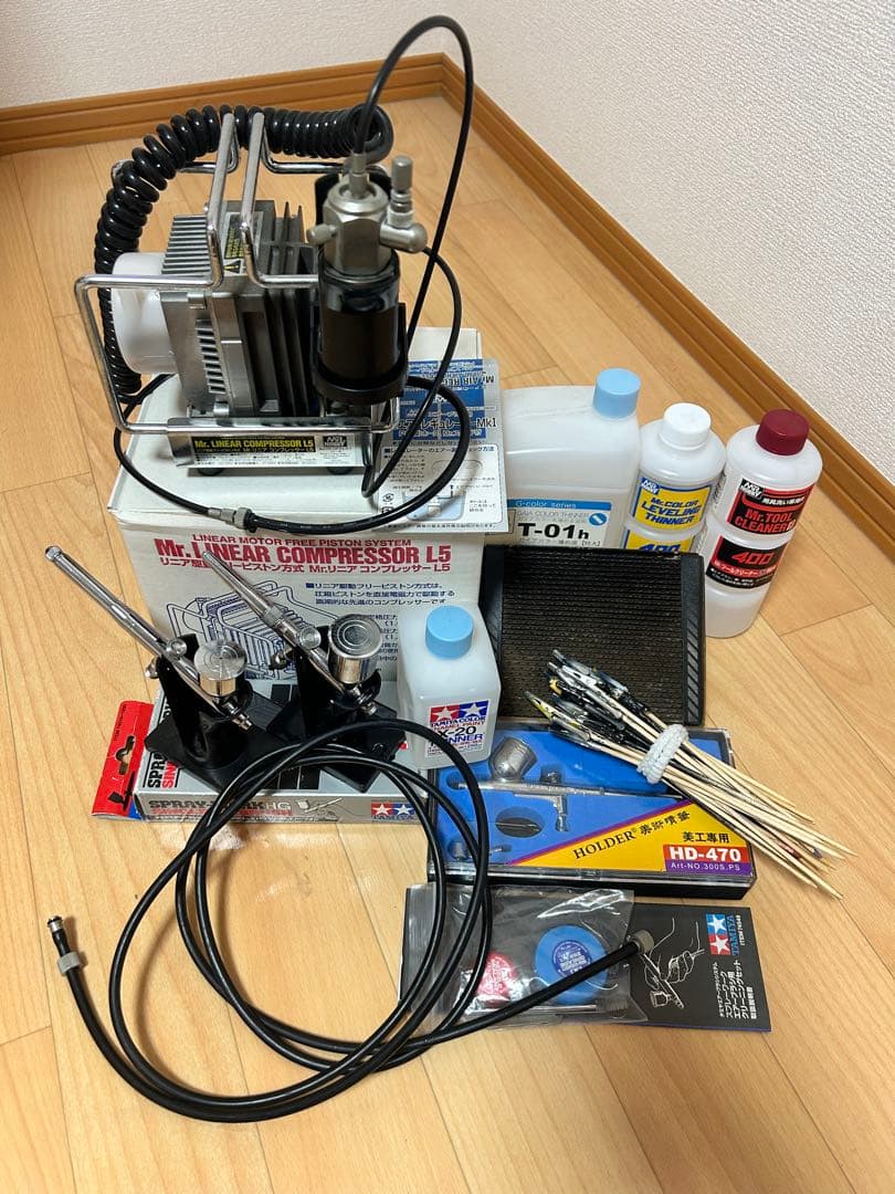 Mr. LINEAR COMPRESSOR L5 付属品多数タミヤエアブラシ等。
