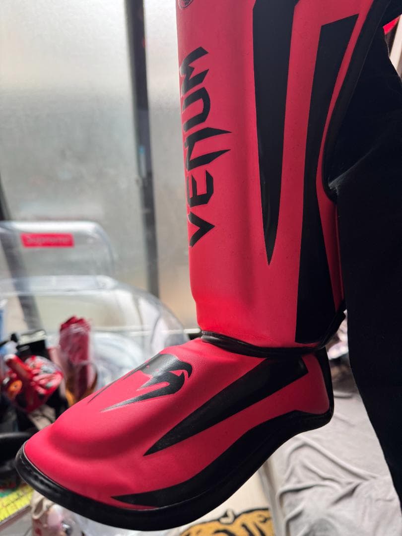 Venum シンガード レガース