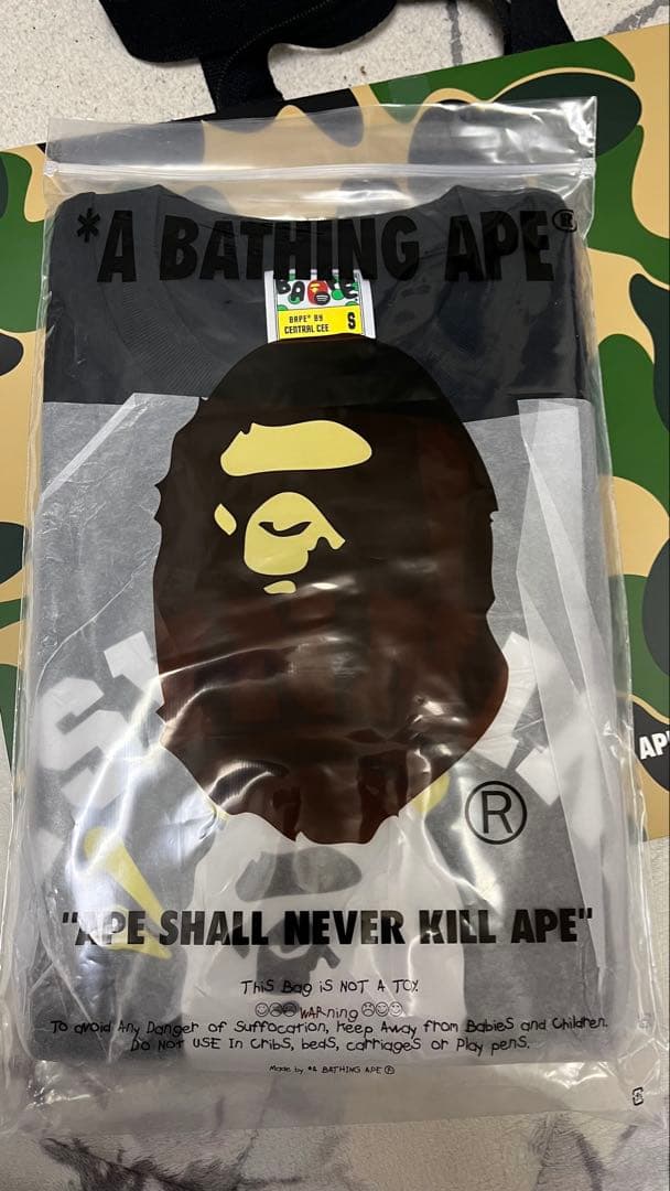 ま*い様 A Bathing Ape Spotify Syna World Tシ