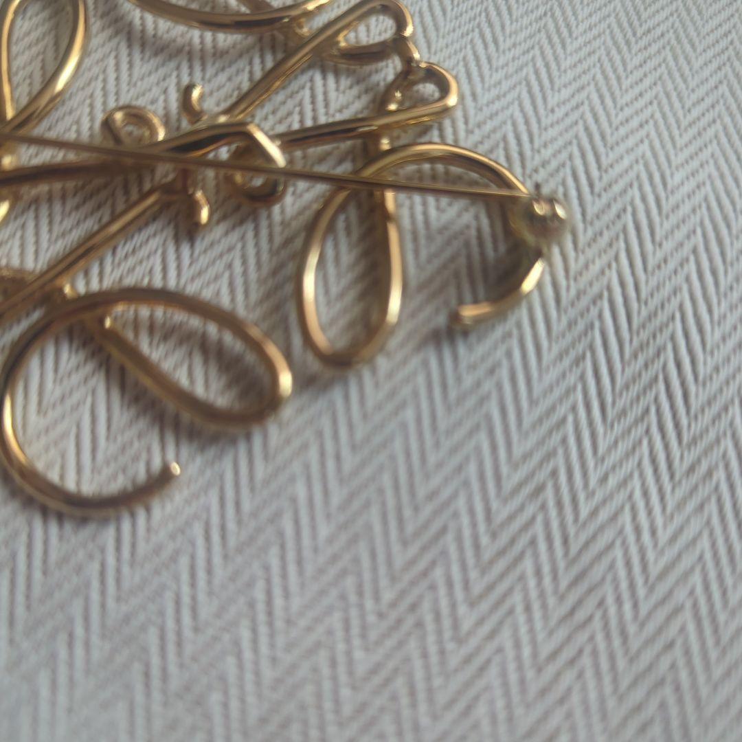 25日まで！極美品【LOEWE】 ロエベ アナグラム　 ブローチ ゴールド