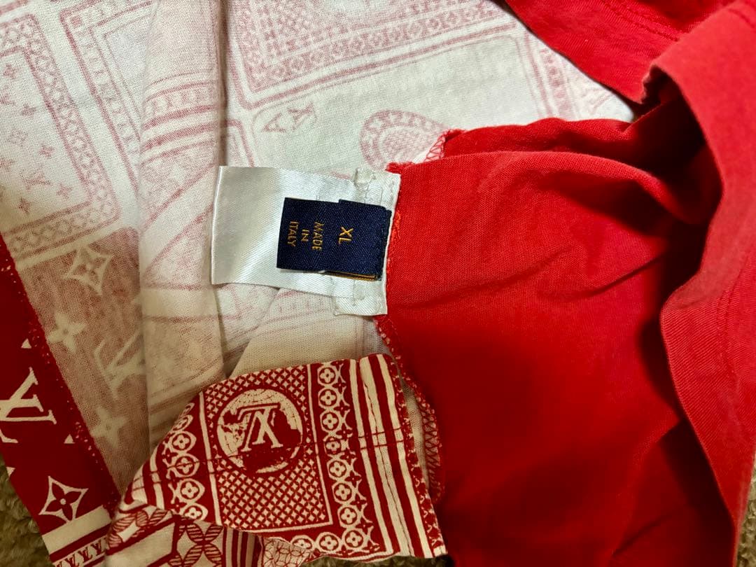 ルイヴィトン バックトランプ総柄Tシャツ