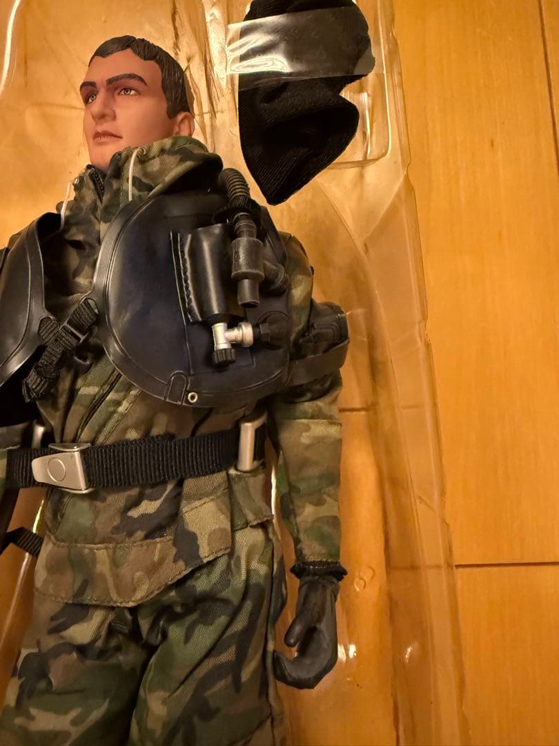 ホットトイズ　ミリタリーフィギュア　HALO UDT JUMPER 1/6