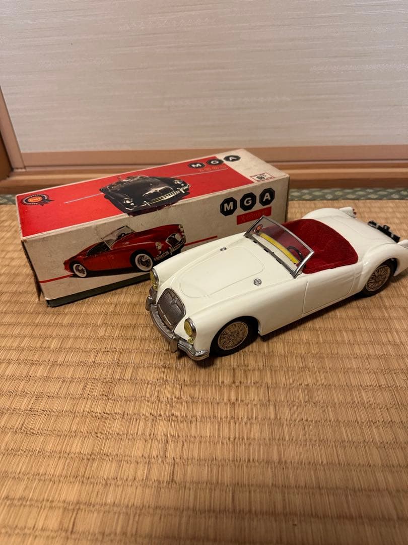 アサヒ MGA 1600 ブリキ玩具