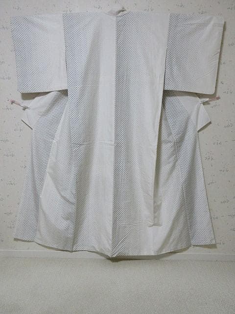 おしゃれ蚊絣：白い紬織着物：美品：13号：袷正絹：トールサイズ：P22