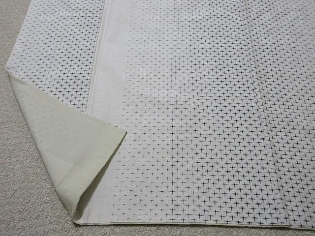 おしゃれ蚊絣：白い紬織着物：美品：13号：袷正絹：トールサイズ：P22