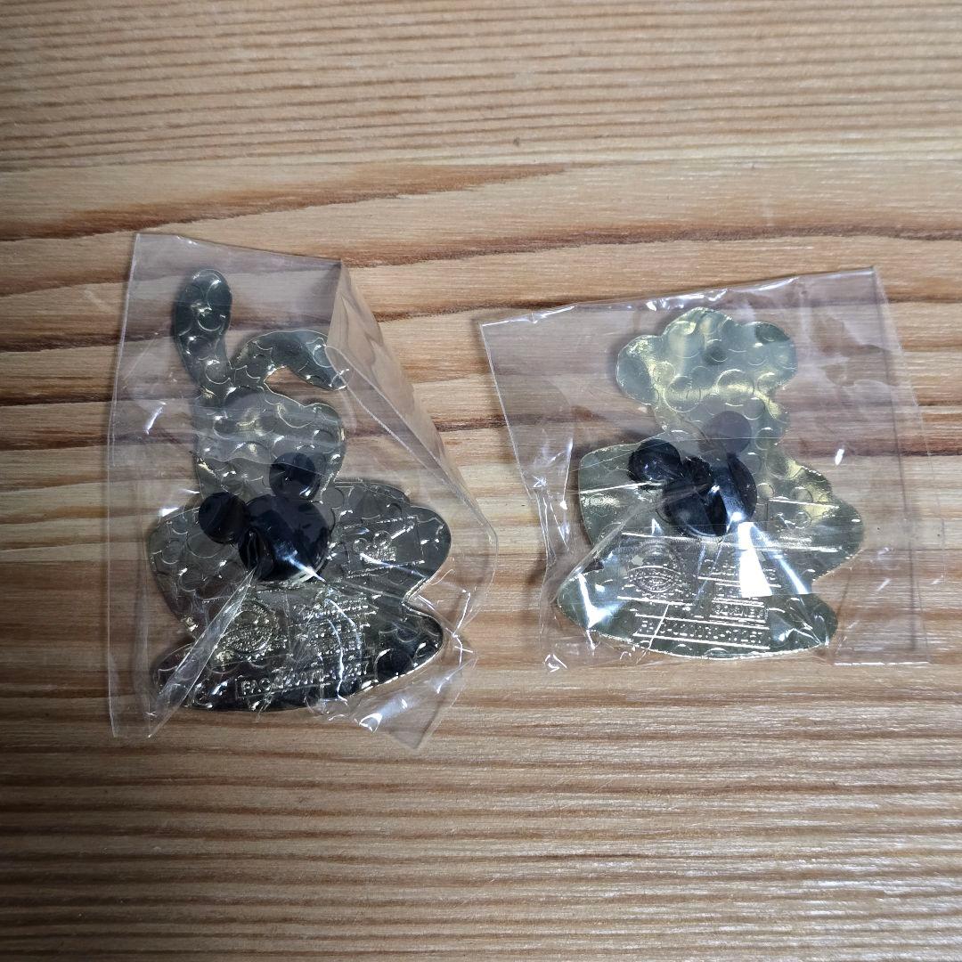 香港ディズニーランド　ピンバッジ　12個セット