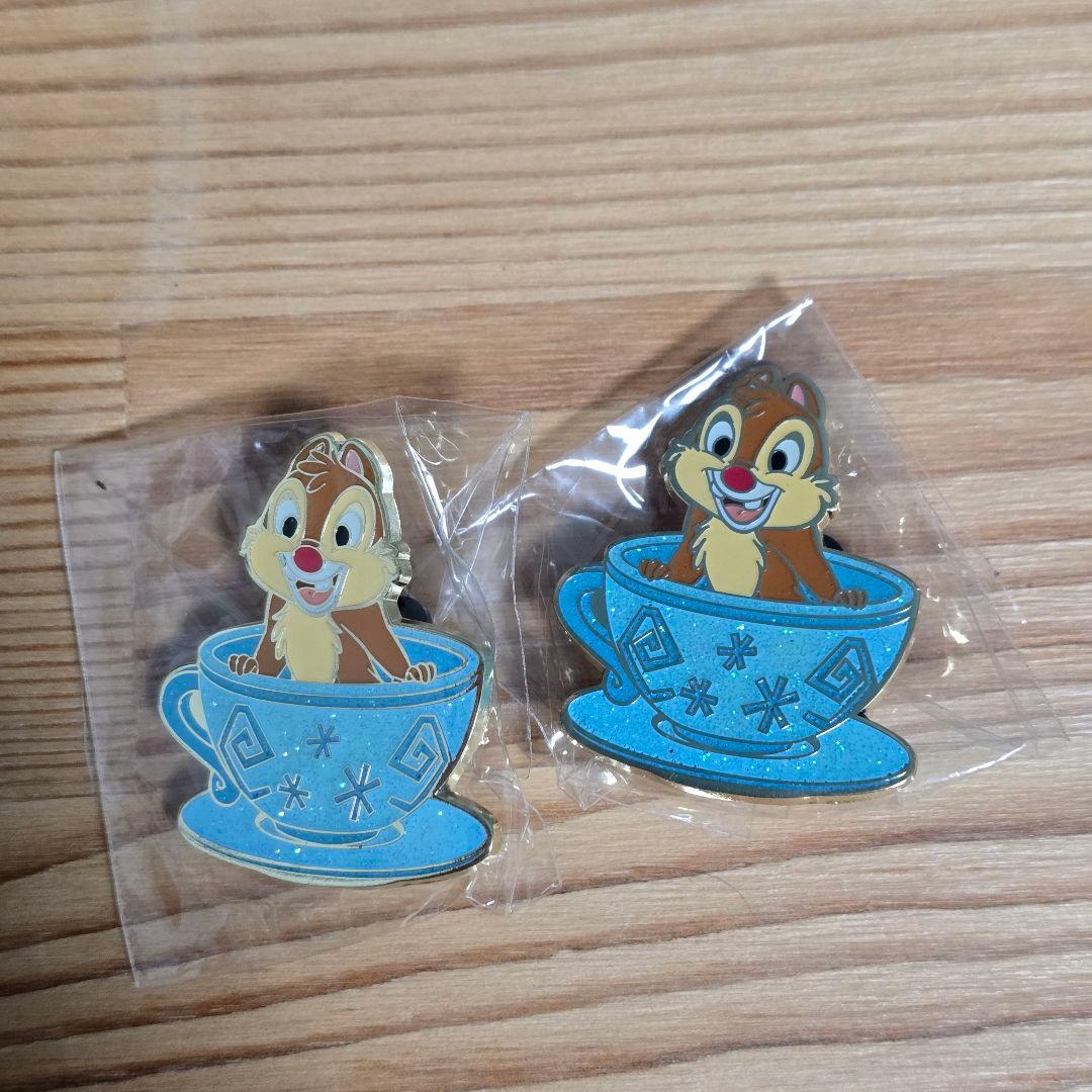 香港ディズニーランド　ピンバッジ　12個セット