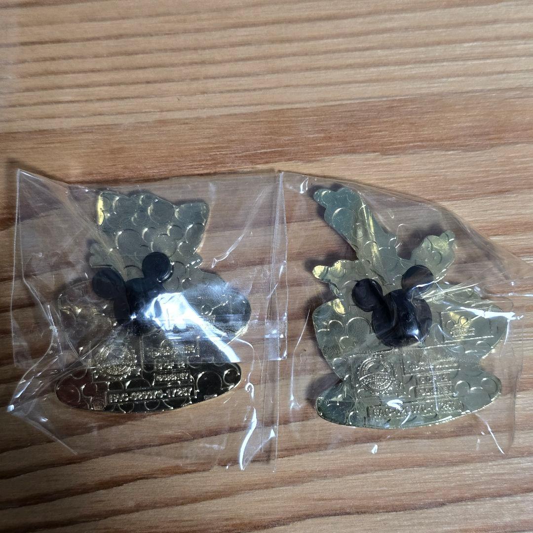 香港ディズニーランド　ピンバッジ　12個セット