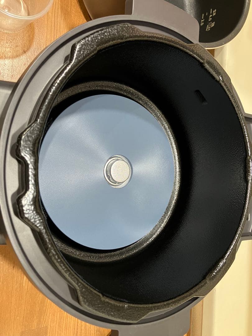 アイリスオーヤマ　電気圧力鍋　4L 開封済み未使用　KPC-MA4