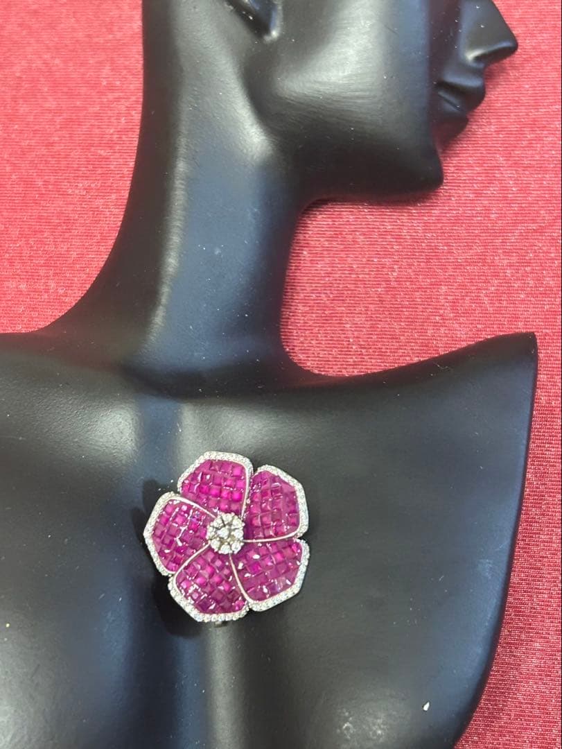ヨッコ❣️ミステリーセッティングルビーブローチ