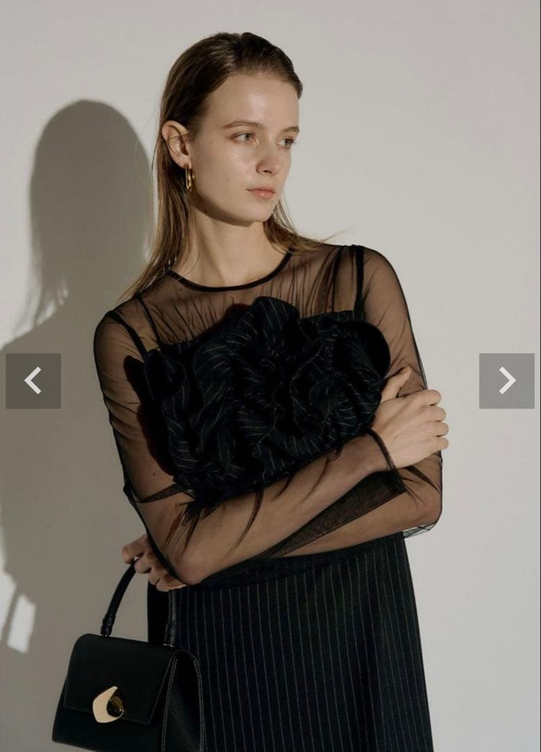 リルアー　Wavy frill bustier stripe dress