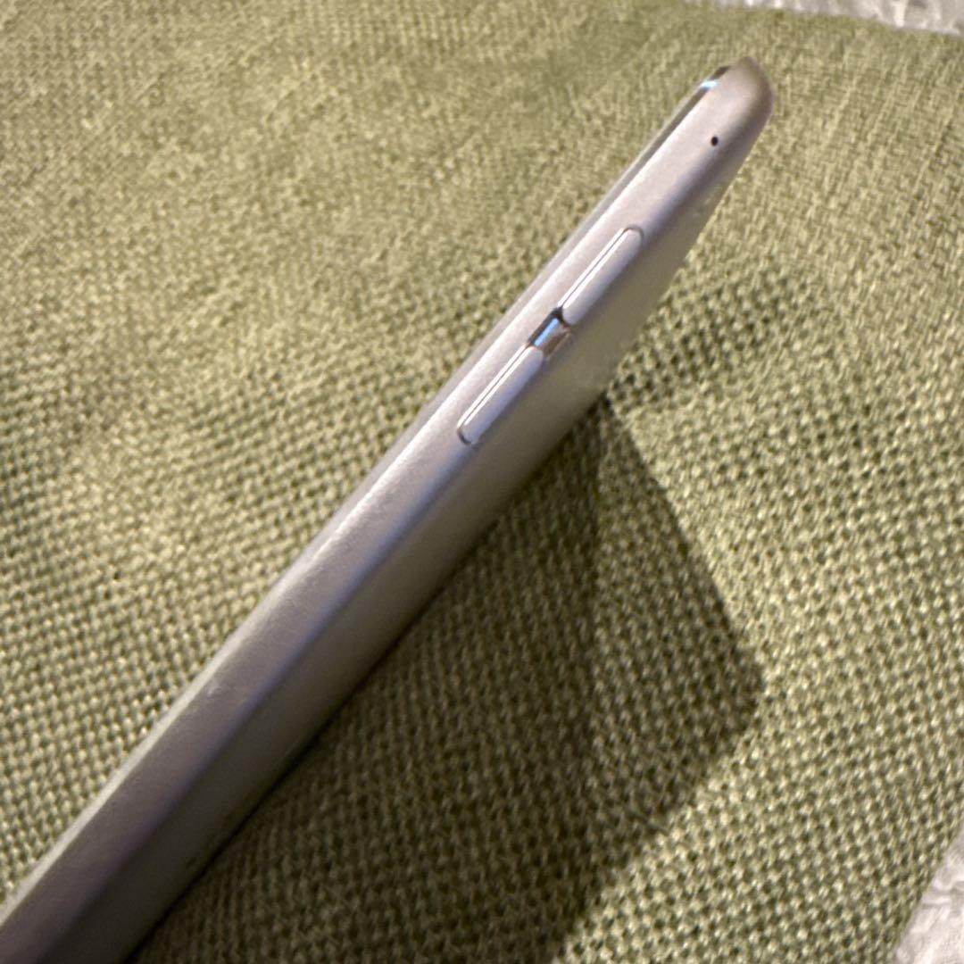 Apple iPad Air2シルバー 128GB Wi-Fiモデル