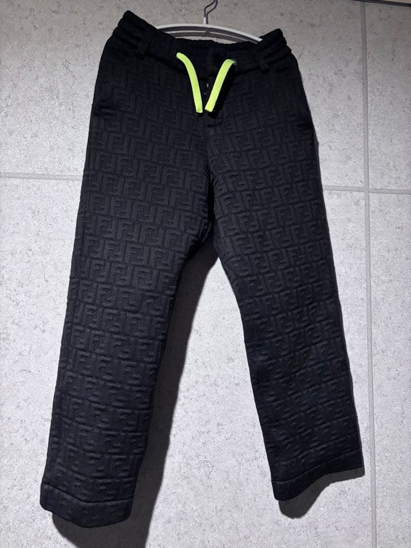 FENDI キッズ　8A 総柄　フェンディ　ブラック　スウェットパンツ