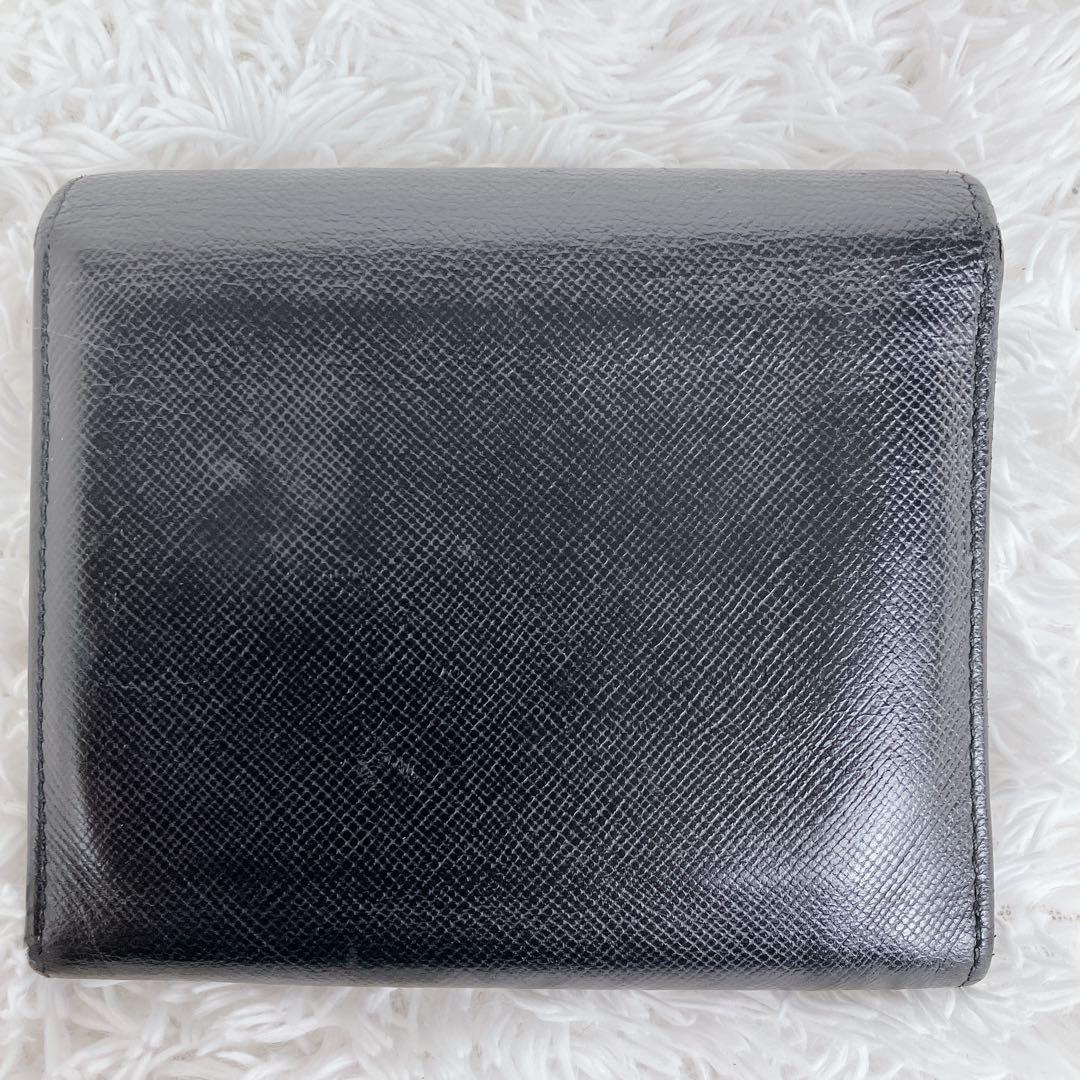 プラダ 折り財布 サフィアーノレザー 三角ロゴ 三角プレート 黒