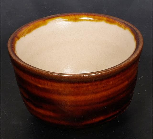 芸術院会員　文化勲章　大樋年朗　飴釉ぐい呑　M35