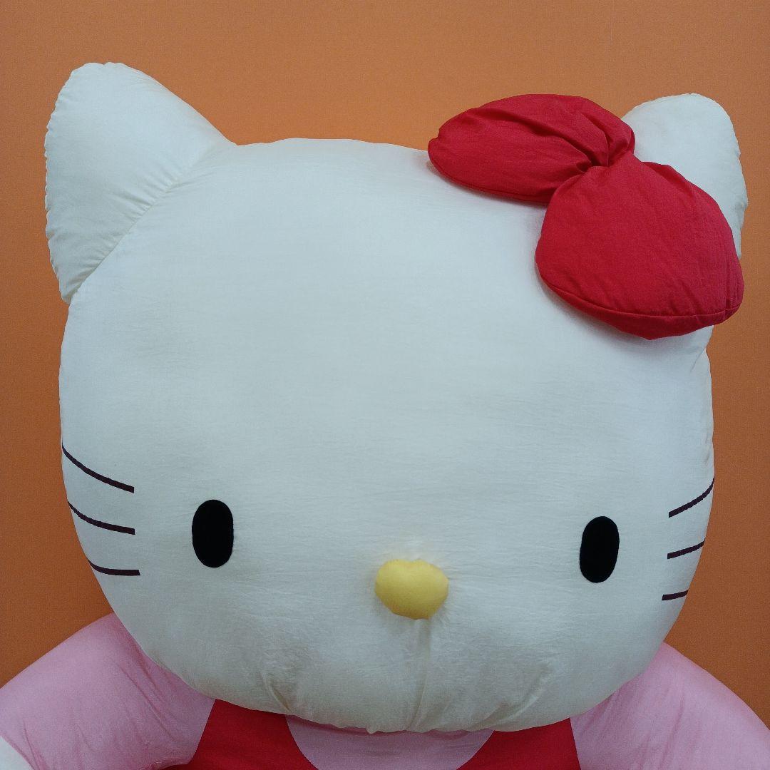 ハローキティ　ぬいぐるみ　高さ約77cm　超特大サイズ　HELLO KITTY