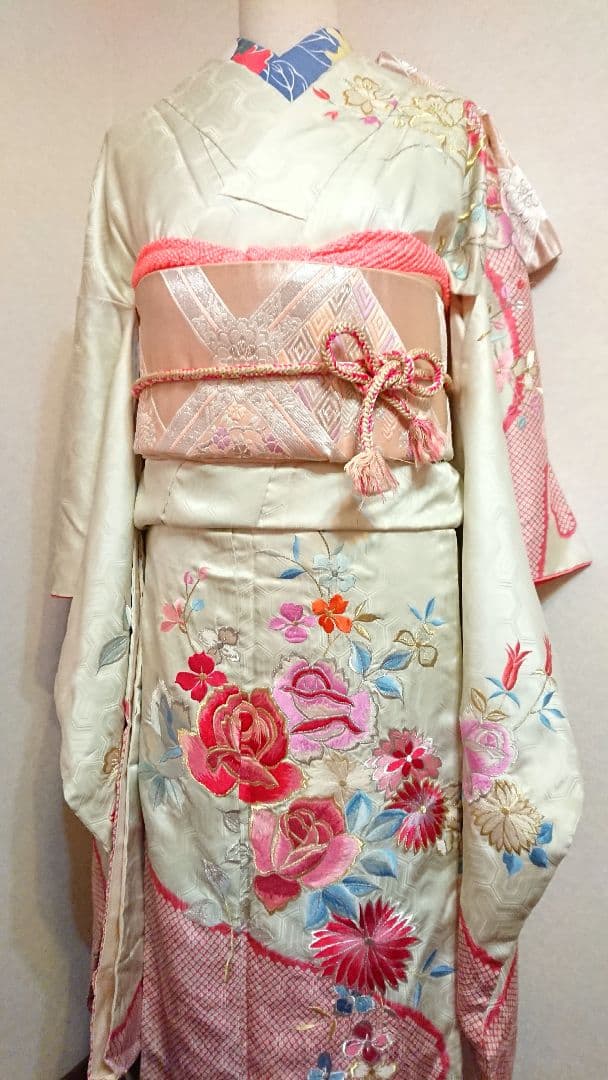 個性派振袖フルセットセミアンティーク振袖袋帯二点セット 総刺繍振袖 薔薇柄