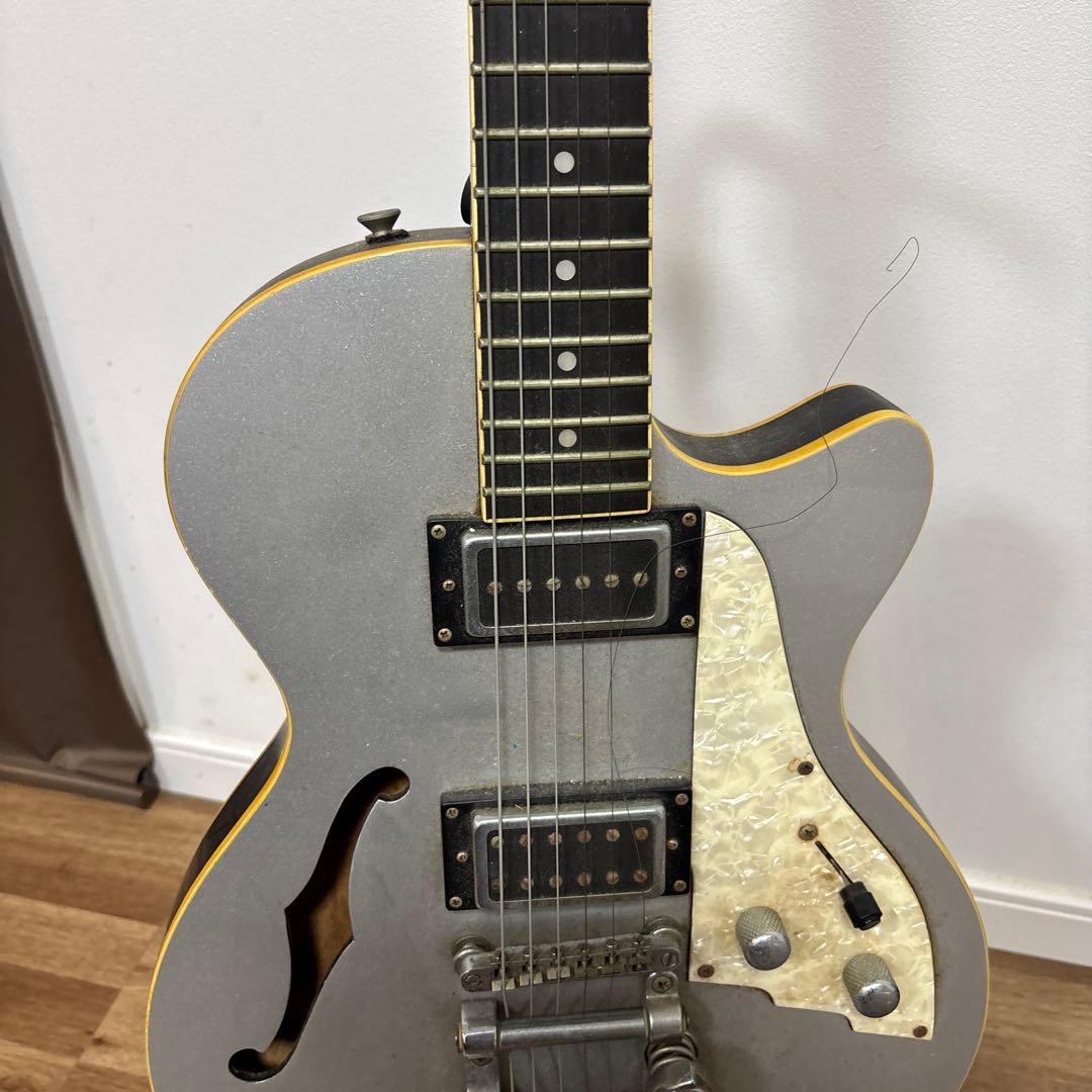 シルバー セミアコースティックギター