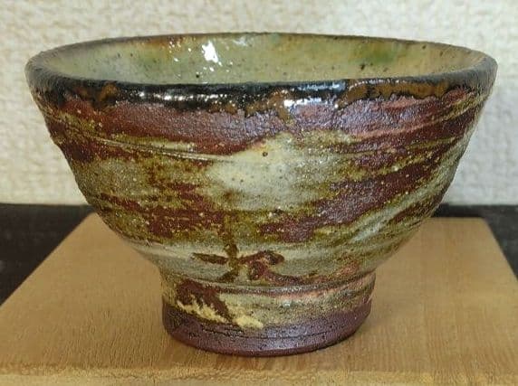 人間国宝 金城次郎 壷屋焼ぐい呑(魚紋ぐい呑）栞 共箱 壺屋焼 やちむん 美品