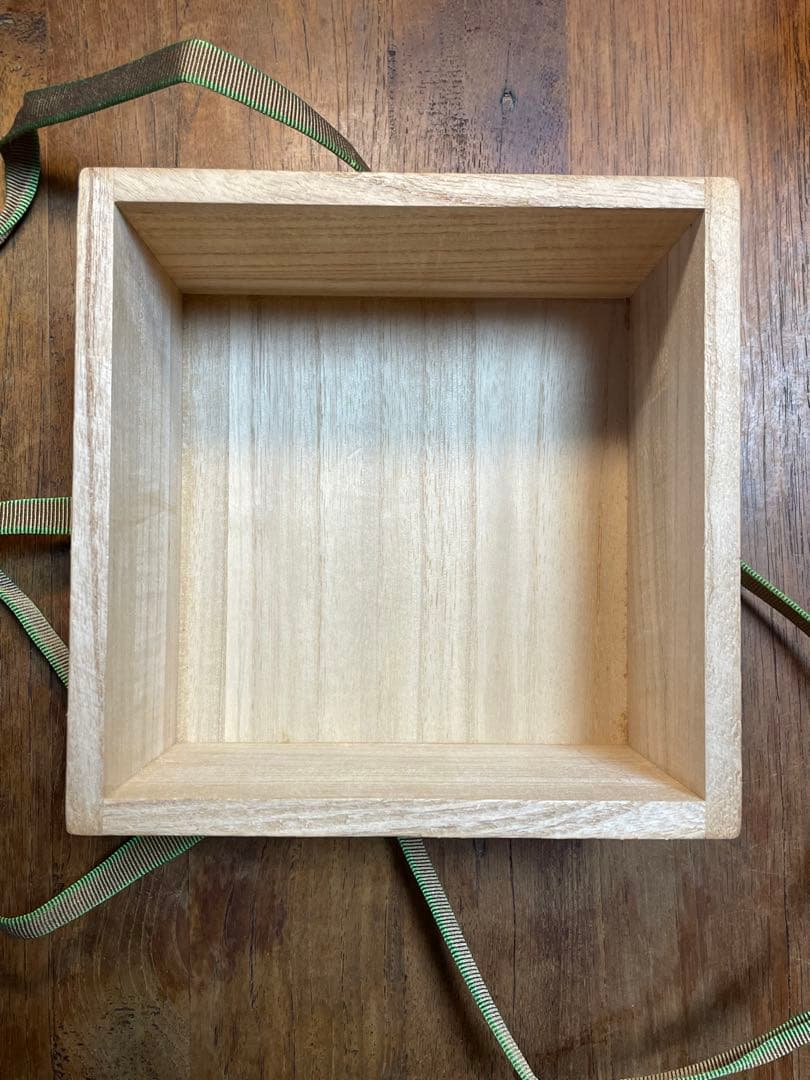 古出雲茶碗 銘:慶雲 裏千家十五代鵬雲斎書付 箱 古楽山 ニュウあり,高台小欠け