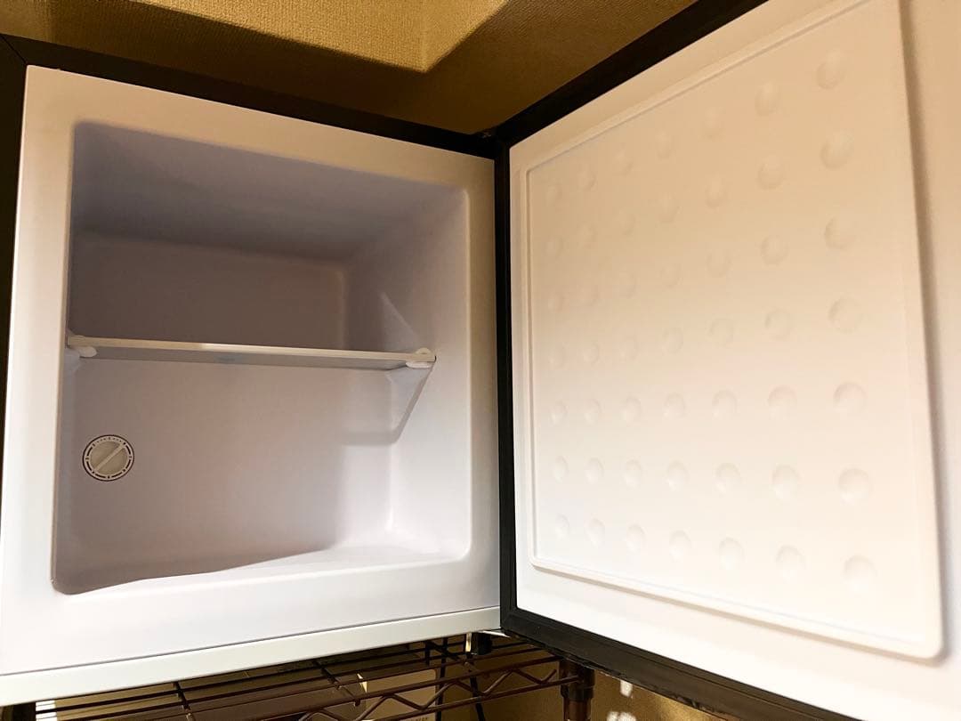 【新品未使用品】simplus 冷凍庫　黒　右開き SP-33LRFD1 33L