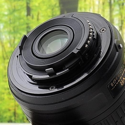 ショット数7259枚！スマホ転送機能付☆ニコン D5500☆液晶タッチ操作