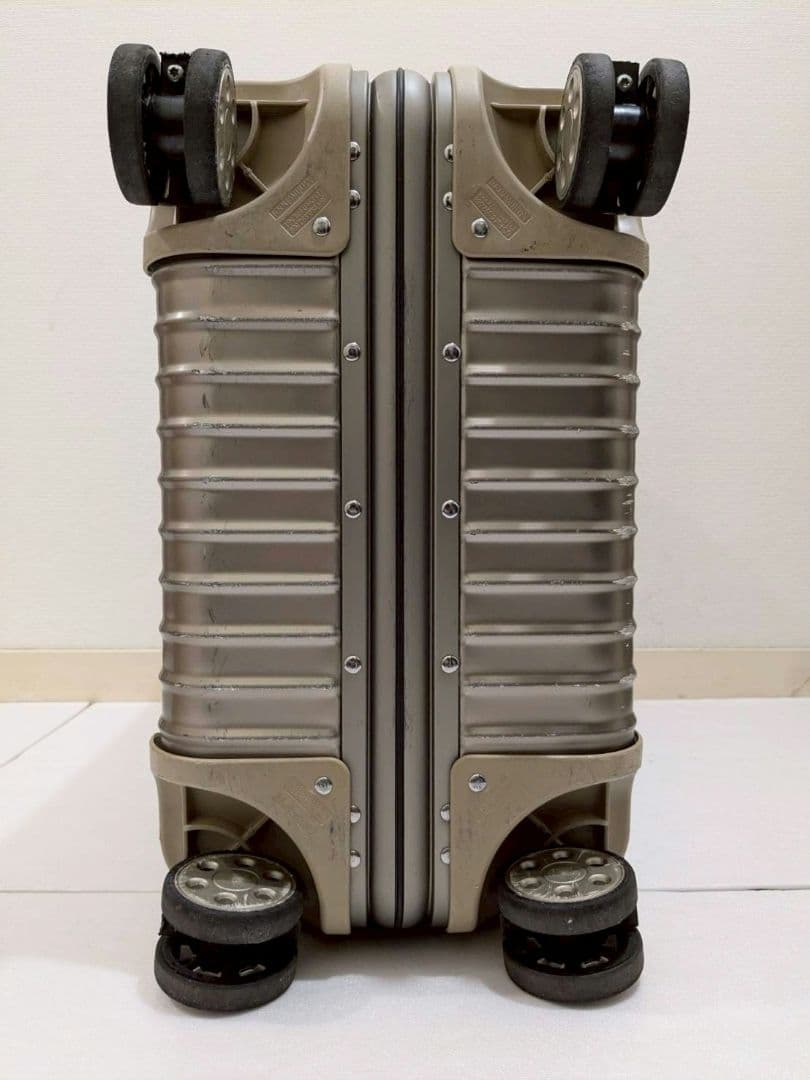 リモワ トパーズ TOPAS 45L 4輪 RIMOWA チタニウム