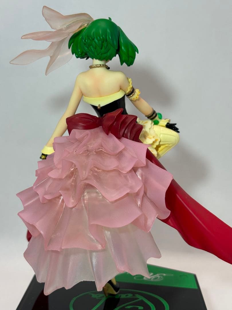 HGデュランダルバルキリー＋シェリル&ランカ〜サヨナラノツバサ〜　塗装完成品