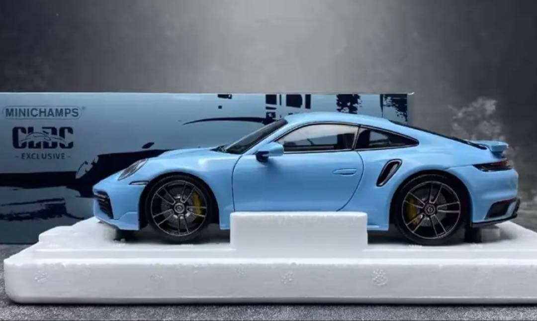MINICHAMPS ダイキャスト1/18￼ポルシェ 911 ターボ S