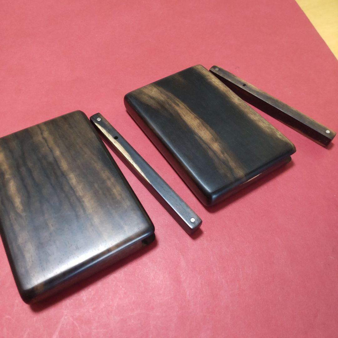 『brown』のどっしりした雰囲気の極上黒柿の名刺入れ 2個