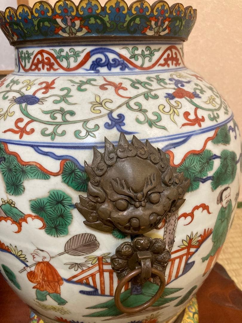 伝世品　中国明時代五彩人文壺　高さ37.8cm