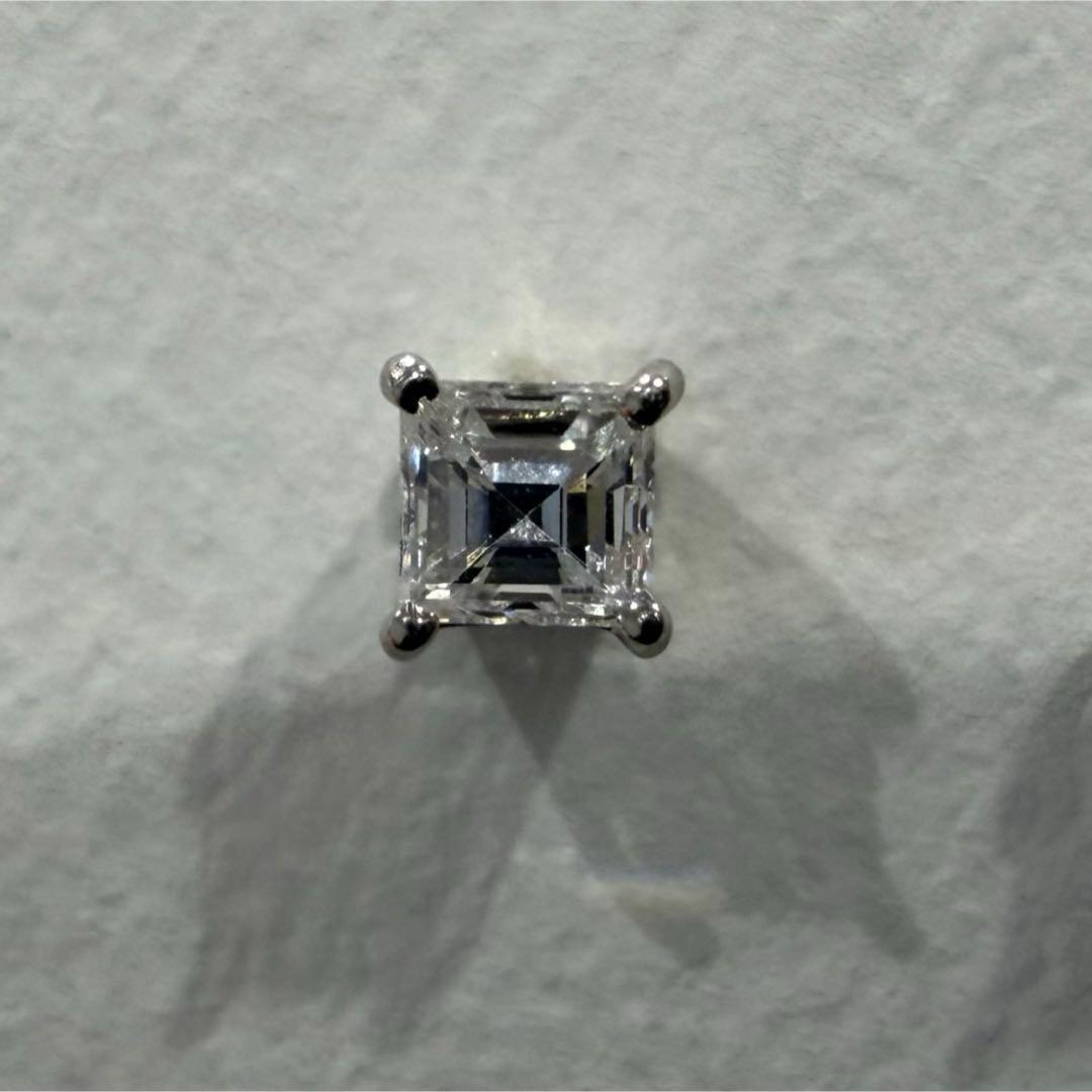 Pt900 0.4ct up カレカット スクエアカット ダイヤモンド ピアス