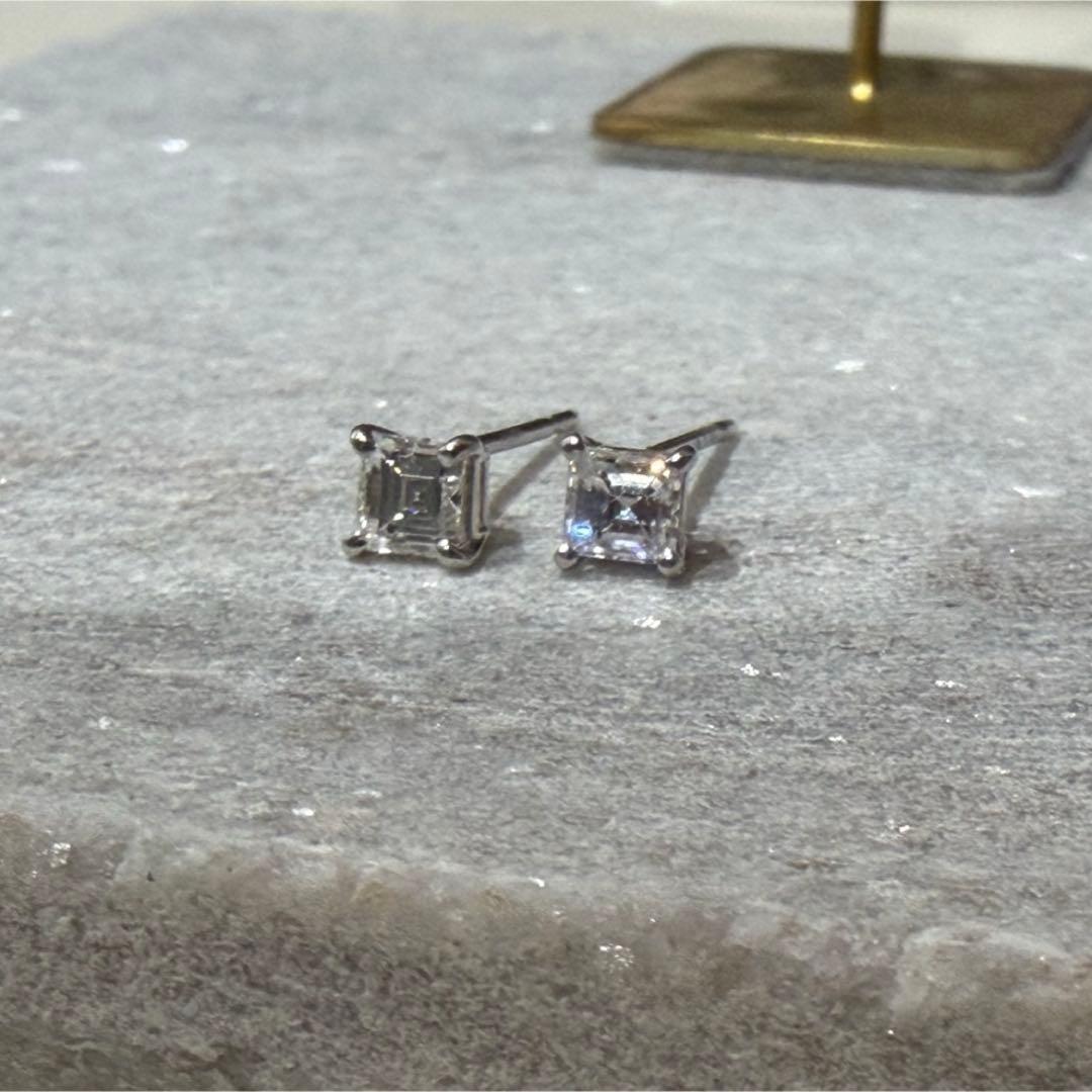 Pt900 0.4ct up カレカット スクエアカット ダイヤモンド ピアス