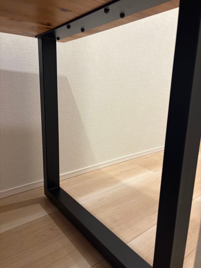 KANADEMONOTHE TABLE / 無垢 杉×Black Steel