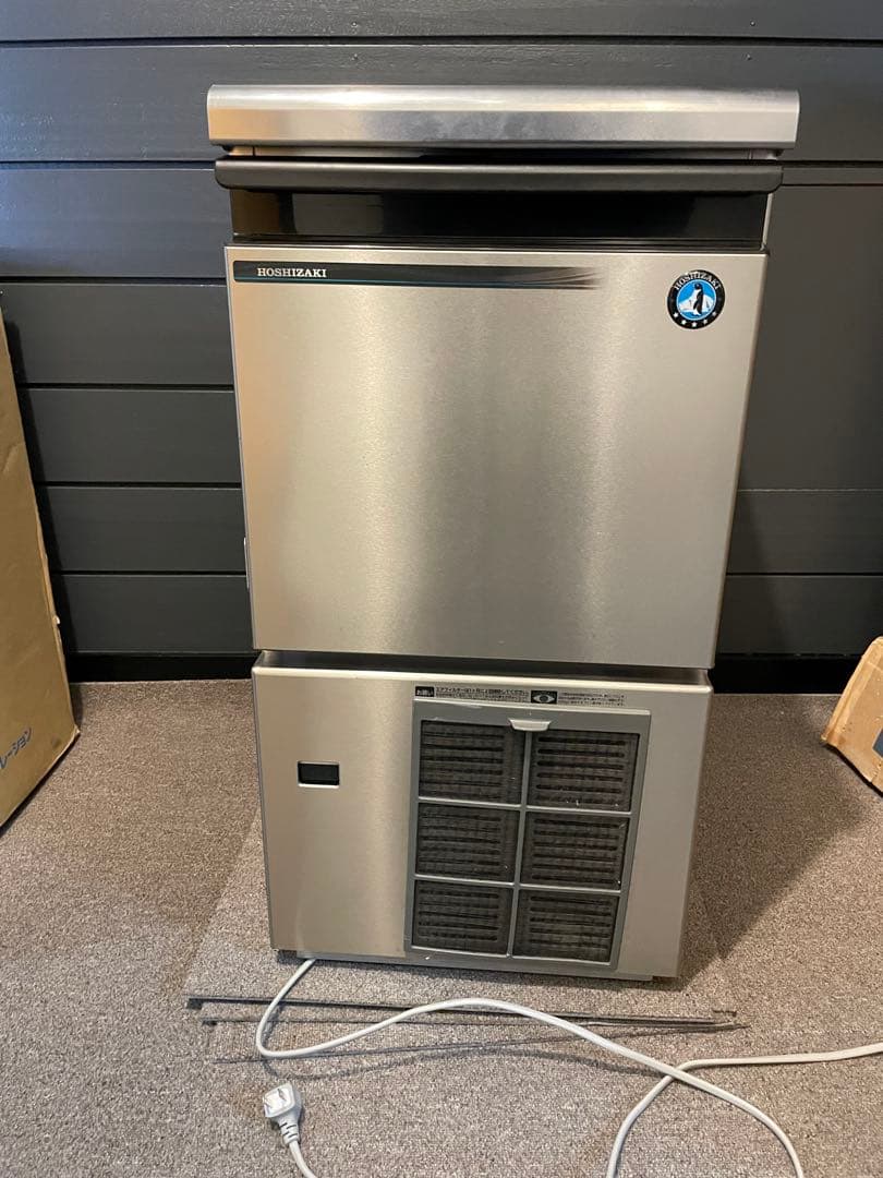 製氷機 シルバー 小傷あり